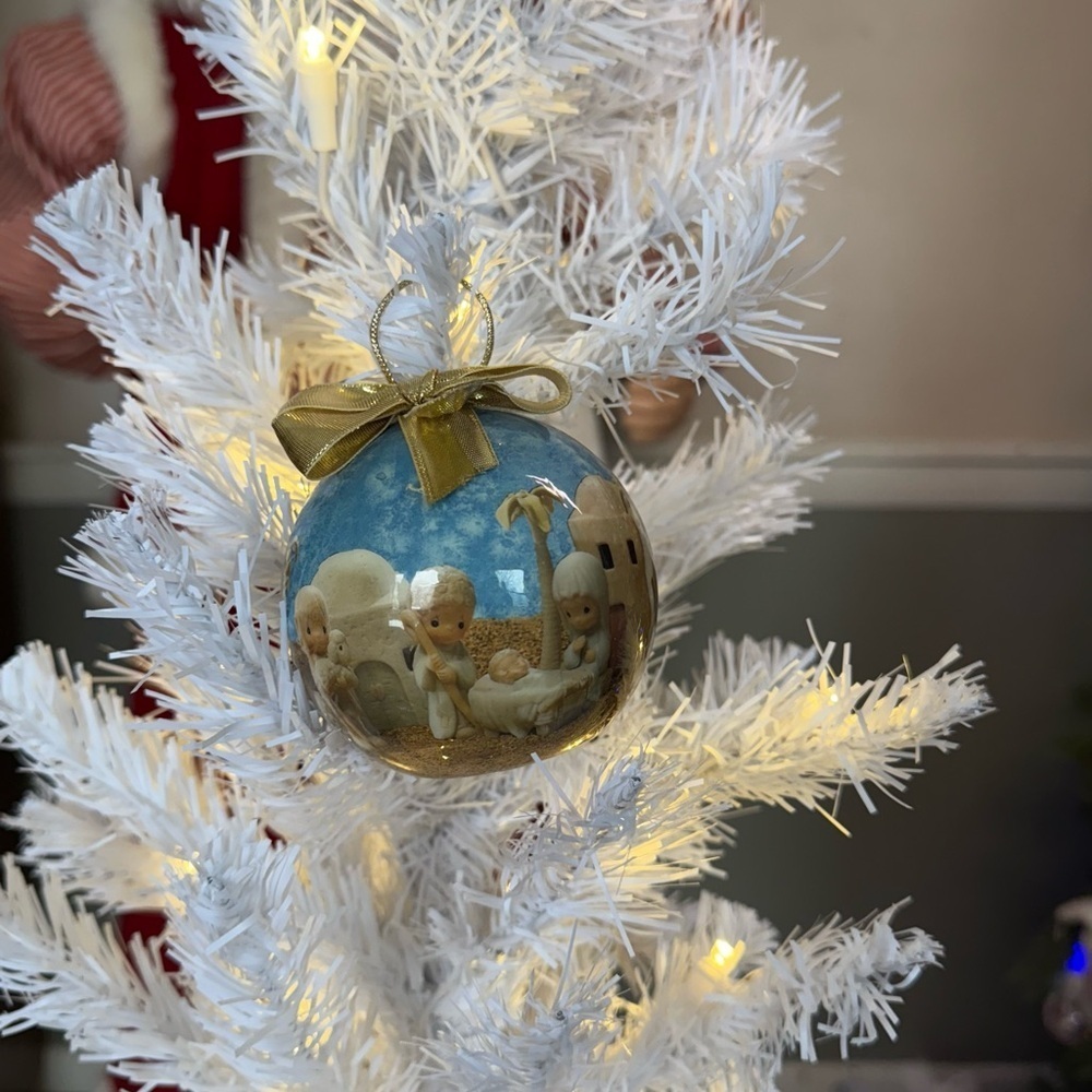 1989 Vintage Precious Moments Nativity Scene Christmas Ornament with Gold Bow